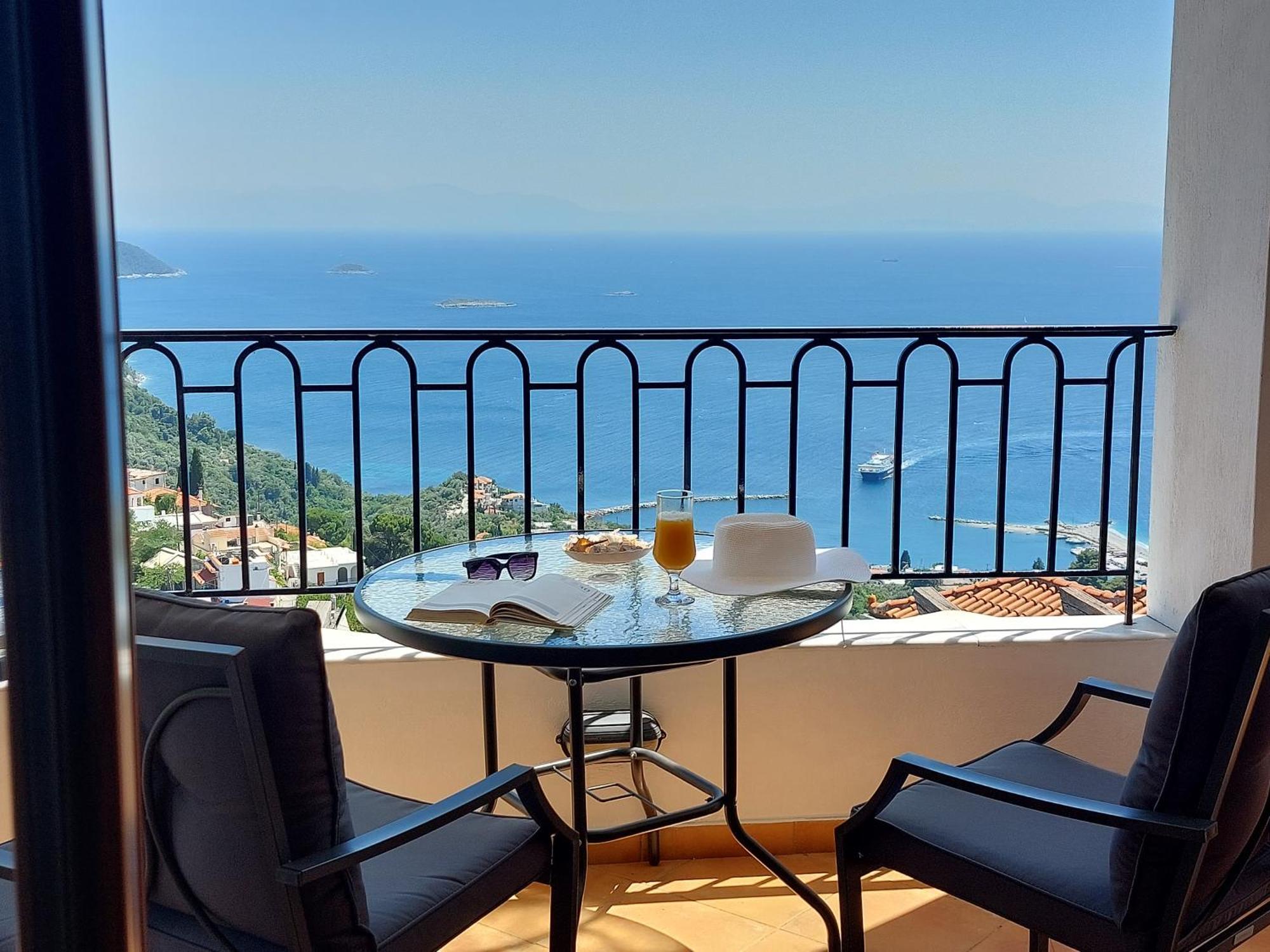 Horizon Studios With Sea View - Free Parking غلوسا المظهر الخارجي الصورة