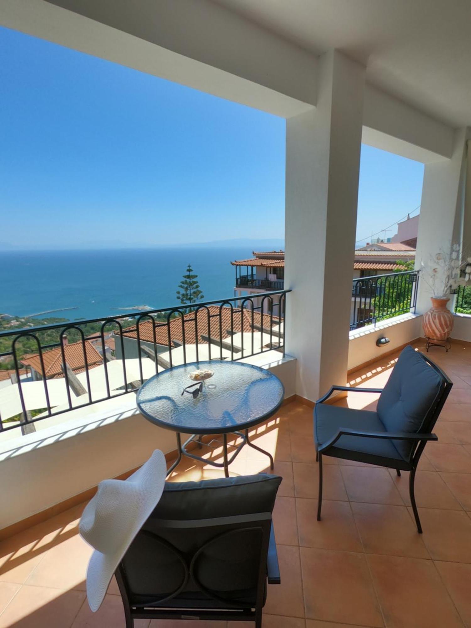 Horizon Studios With Sea View - Free Parking غلوسا المظهر الخارجي الصورة